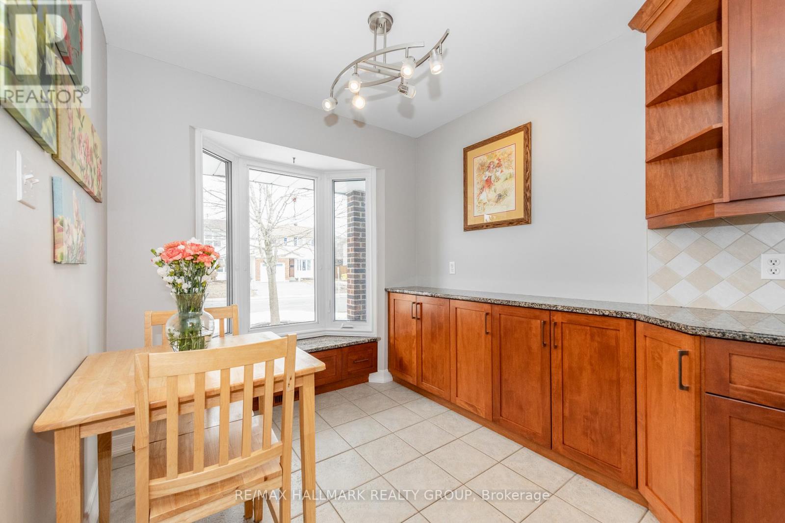 6380 St Louis Drive, Ottawa, Ontario  K1C 2Y1 - Photo 4 - X12951010