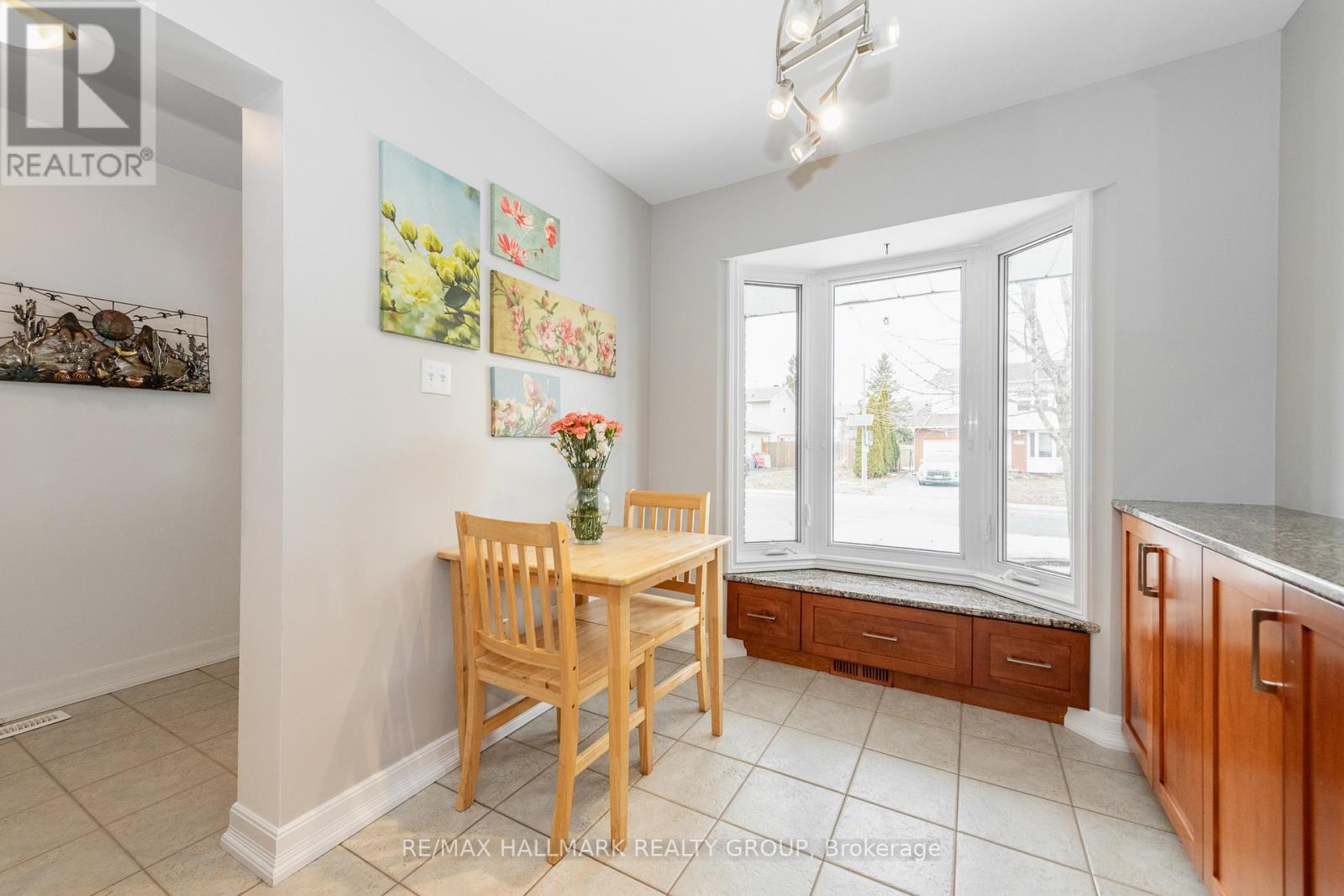 6380 St Louis Drive, Ottawa, Ontario  K1C 2Y1 - Photo 5 - X12951010