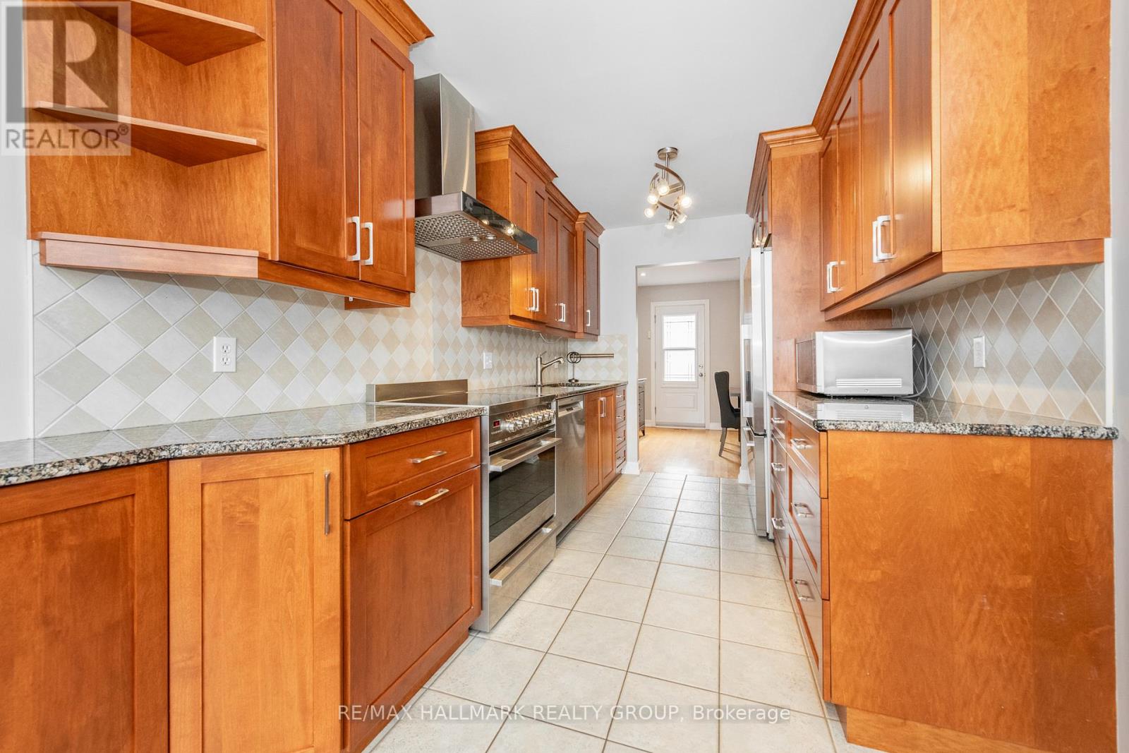 6380 St Louis Drive, Ottawa, Ontario  K1C 2Y1 - Photo 7 - X12951010