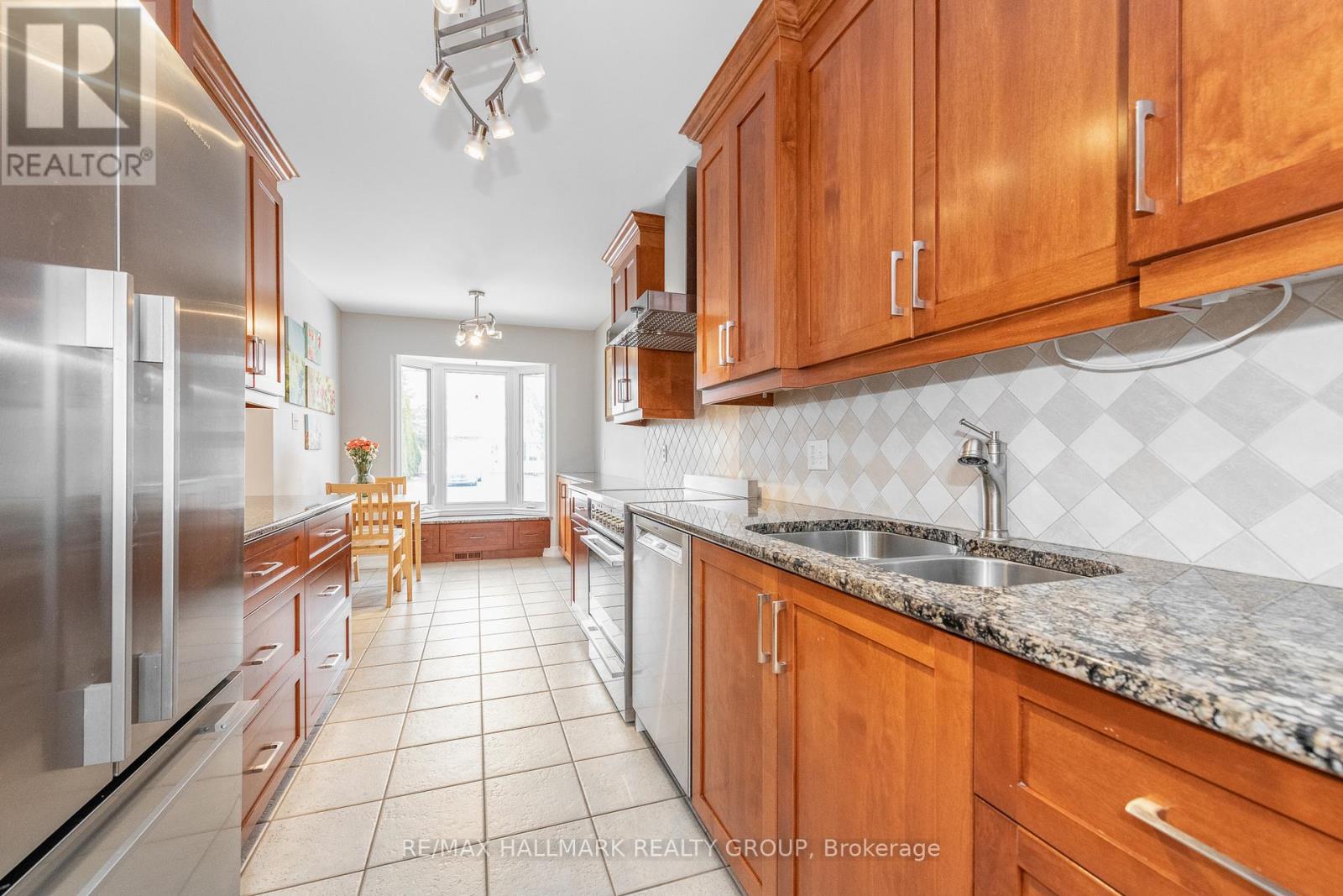 6380 St Louis Drive, Ottawa, Ontario  K1C 2Y1 - Photo 8 - X12951010