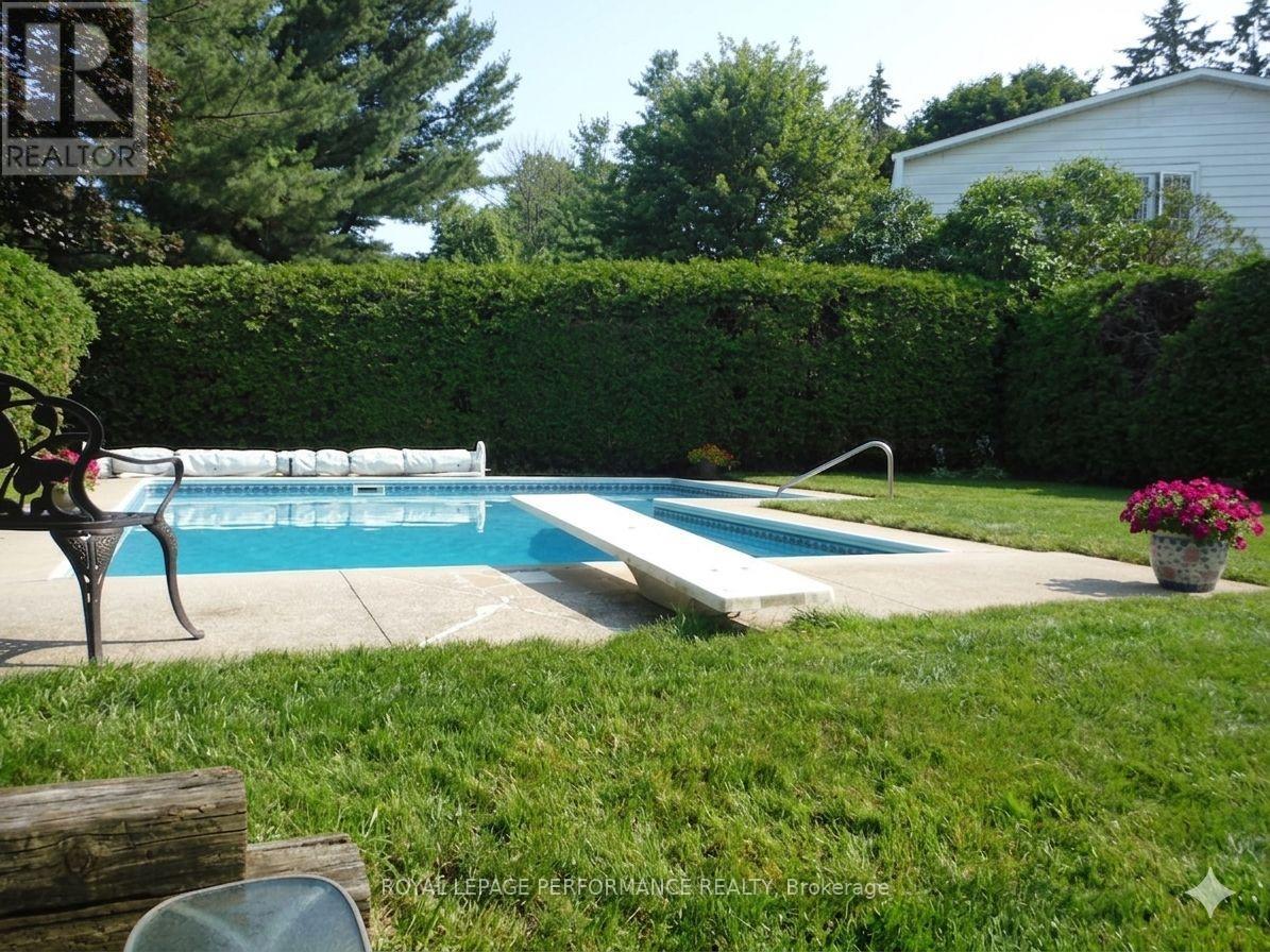 15 Hallowell Court, Ottawa, Ontario  K2H 8N4 - Photo 44 - X12951026