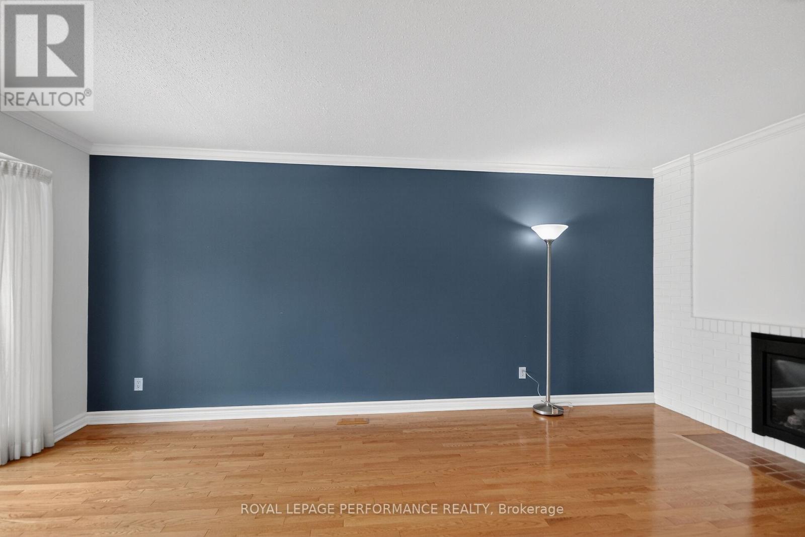 15 Hallowell Court, Ottawa, Ontario  K2H 8N4 - Photo 8 - X12951026