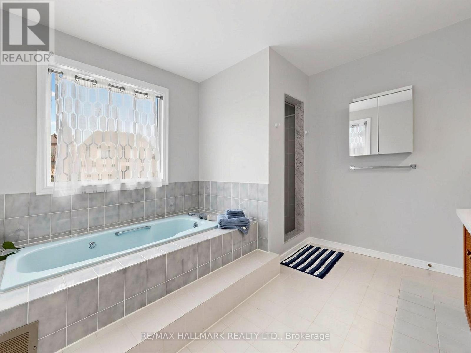 70 Timberline Trail, Aurora, Ontario  L4G 6A3 - Photo 20 - N12947860