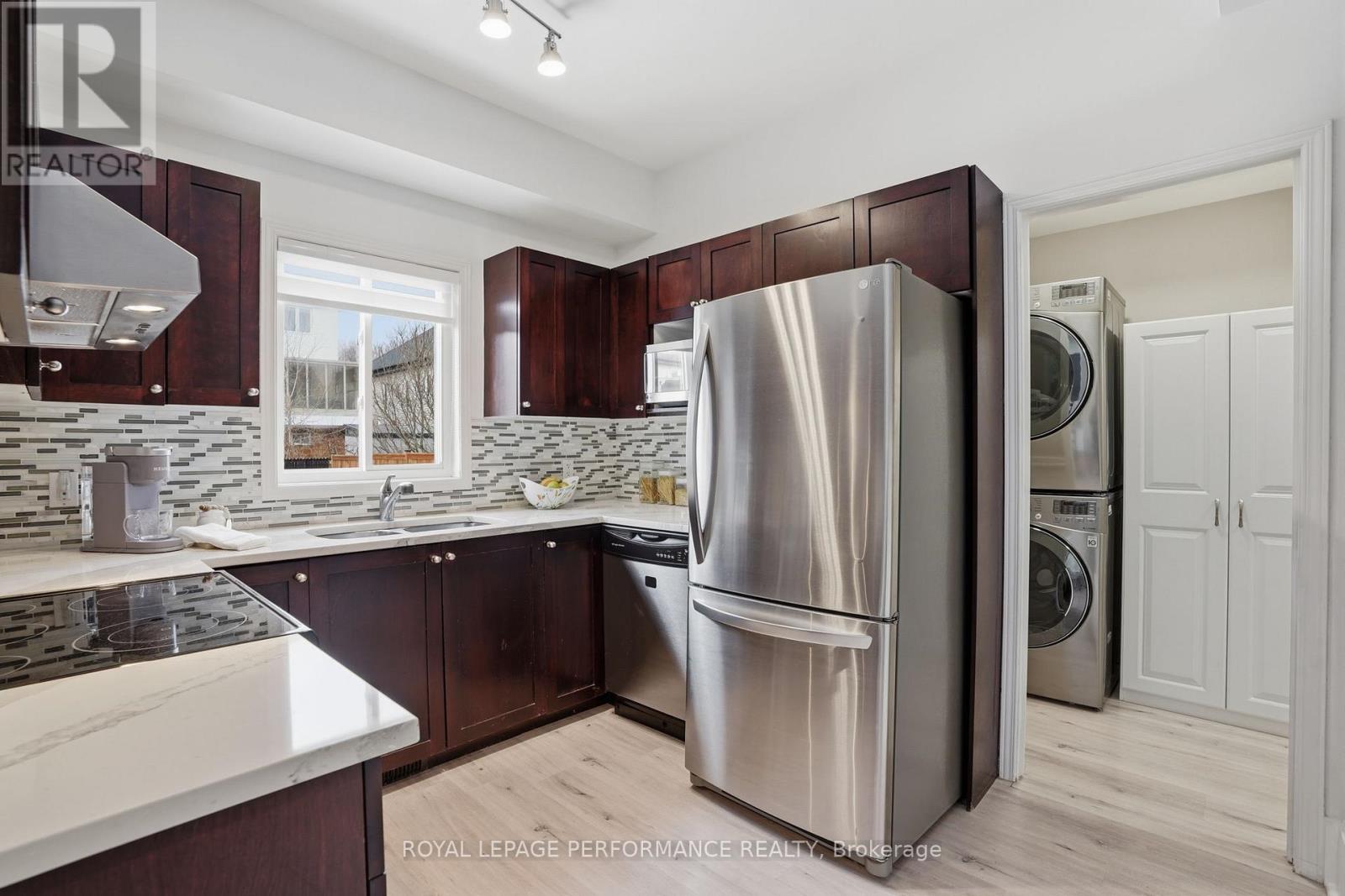 420 Crystal Court, Clarence-Rockland, Ontario  K4K 0A1 - Photo 2 - X12951154