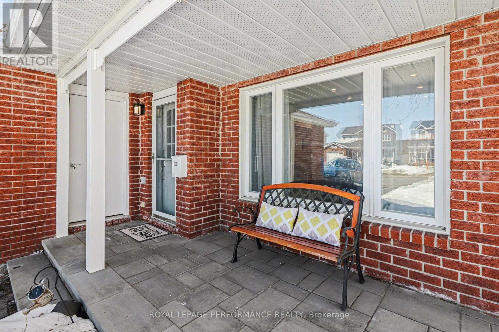 6722 Tooney Drive, Ottawa, Ontario  K1C 6R4 - Photo 2 - X12951248