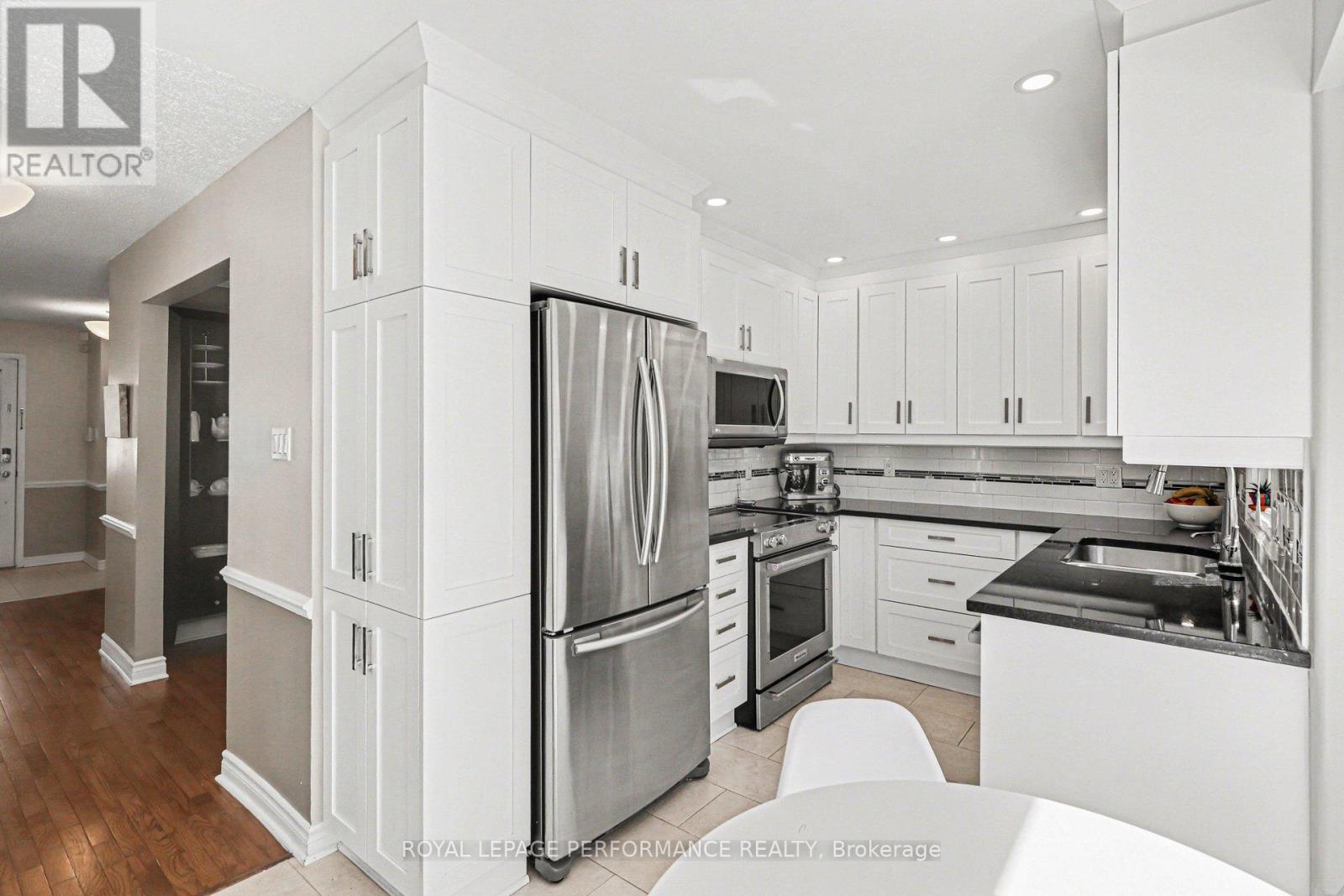 6722 Tooney Drive, Ottawa, Ontario  K1C 6R4 - Photo 7 - X12951248