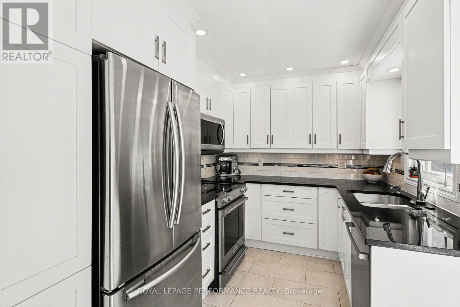 6722 Tooney Drive, Ottawa, Ontario  K1C 6R4 - Photo 9 - X12951248