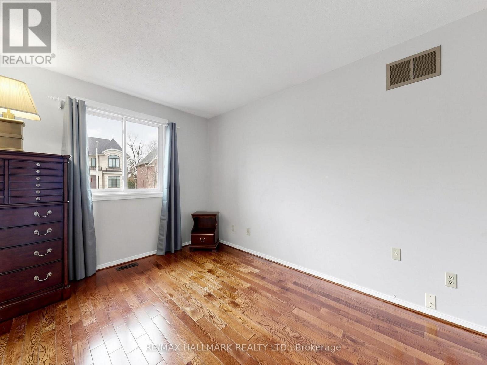 70 Timberline Trail, Aurora, Ontario  L4G 6A3 - Photo 18 - N12947860