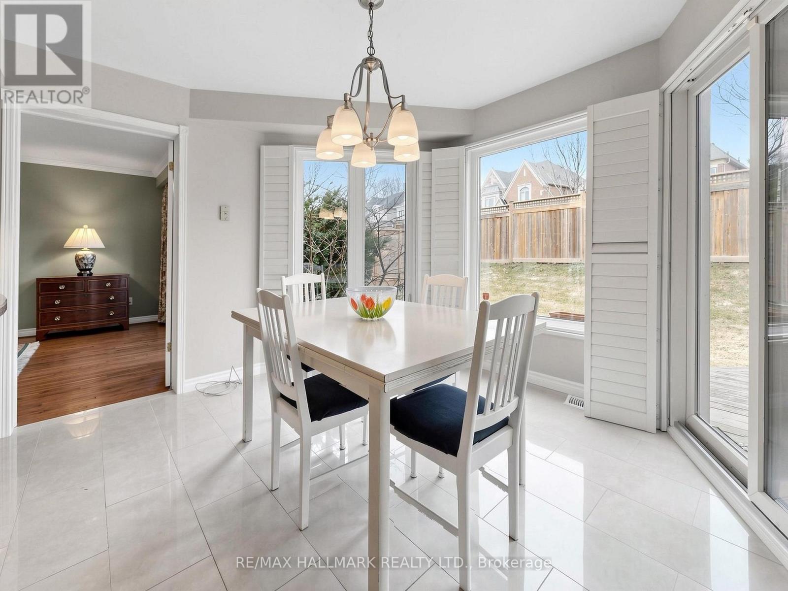 70 Timberline Trail, Aurora, Ontario  L4G 6A3 - Photo 10 - N12947860