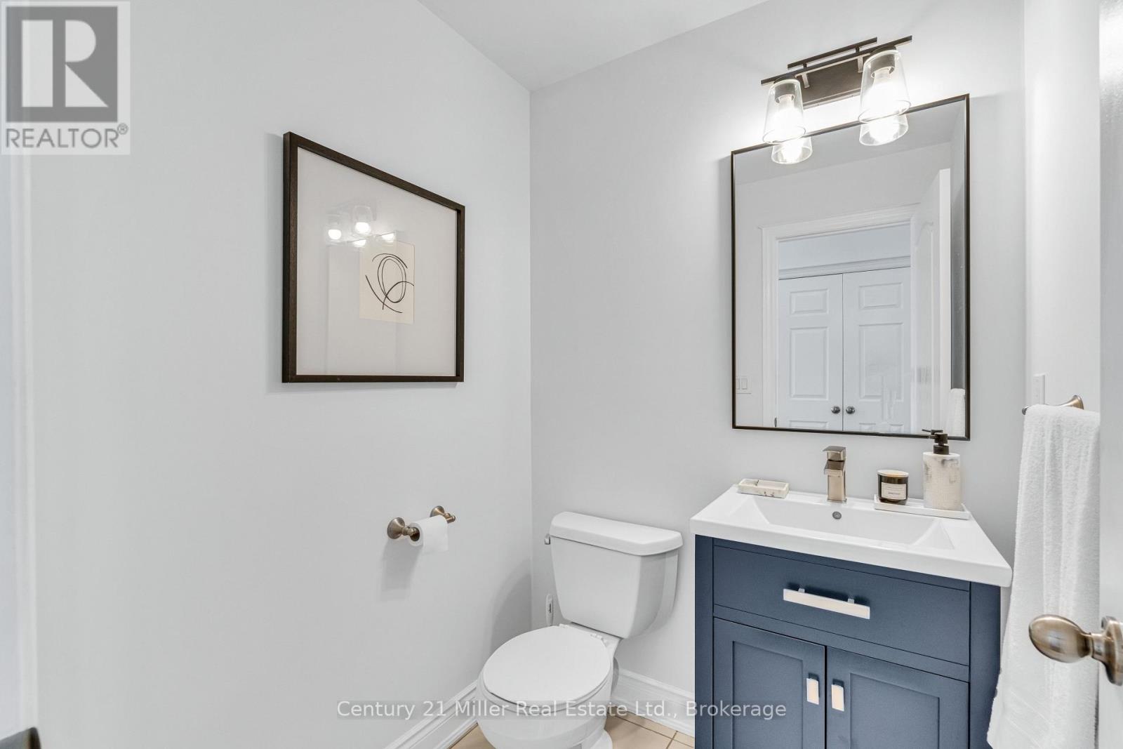 202 Innville Crescent, Oakville, Ontario  L6L 0B8 - Photo 16 - W12950958