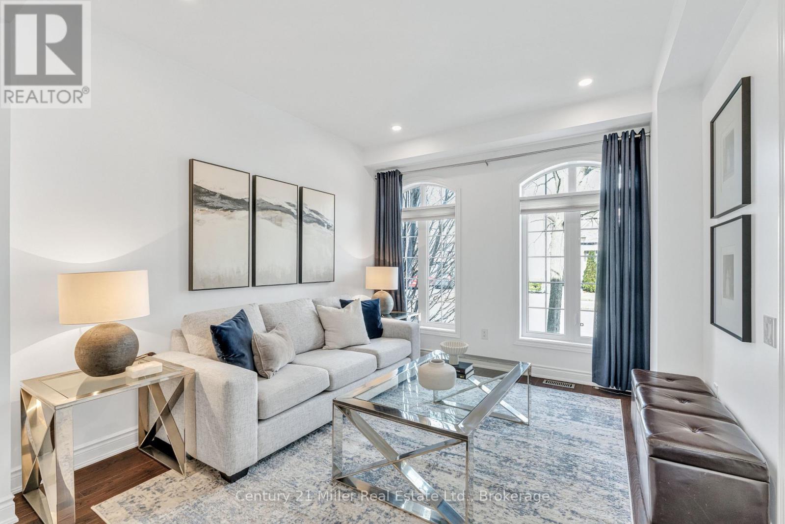 202 Innville Crescent, Oakville, Ontario  L6L 0B8 - Photo 6 - W12950958