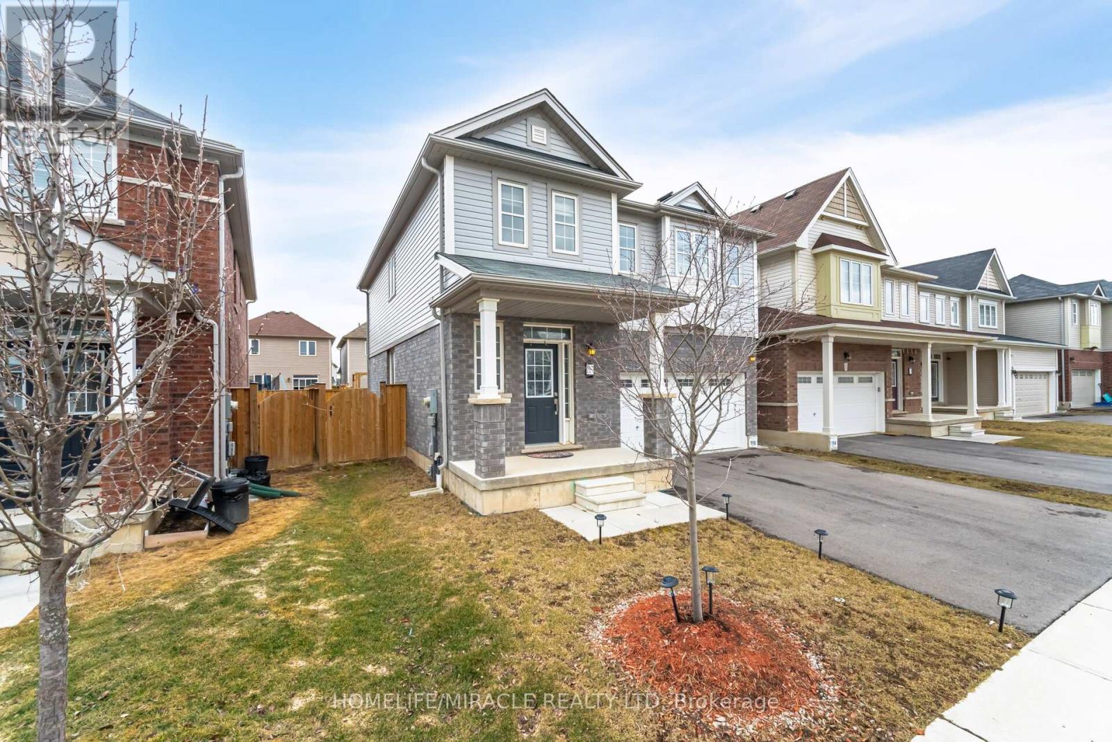 117 Longboat Run W, Brantford, Ontario  N3T 0R8 - Photo 2 - X12950820