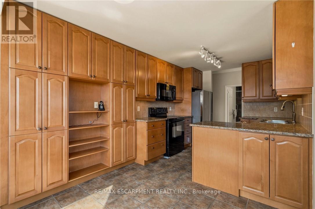 703 - 4000 Creekside Drive, Hamilton, Ontario  L9H 7S9 - Photo 12 - X12950836