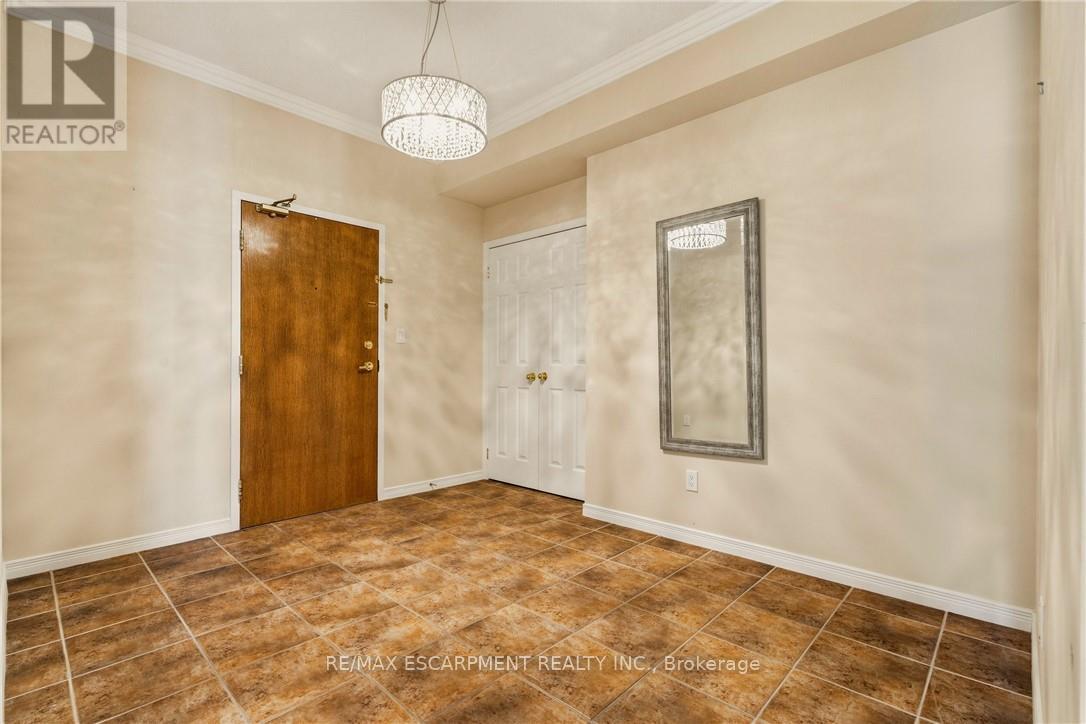 703 - 4000 Creekside Drive, Hamilton, Ontario  L9H 7S9 - Photo 4 - X12950836