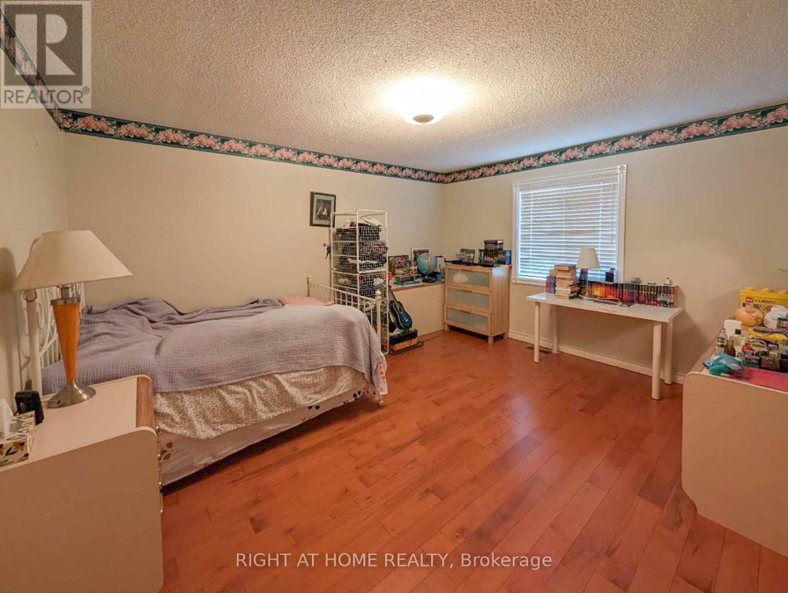 64 Springfield Boulevard, Hamilton, Ontario  L9K 1H8 - Photo 15 - X12950838