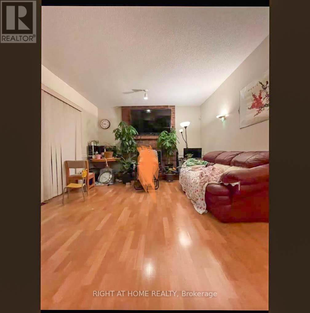 64 Springfield Boulevard, Hamilton, Ontario  L9K 1H8 - Photo 5 - X12950838