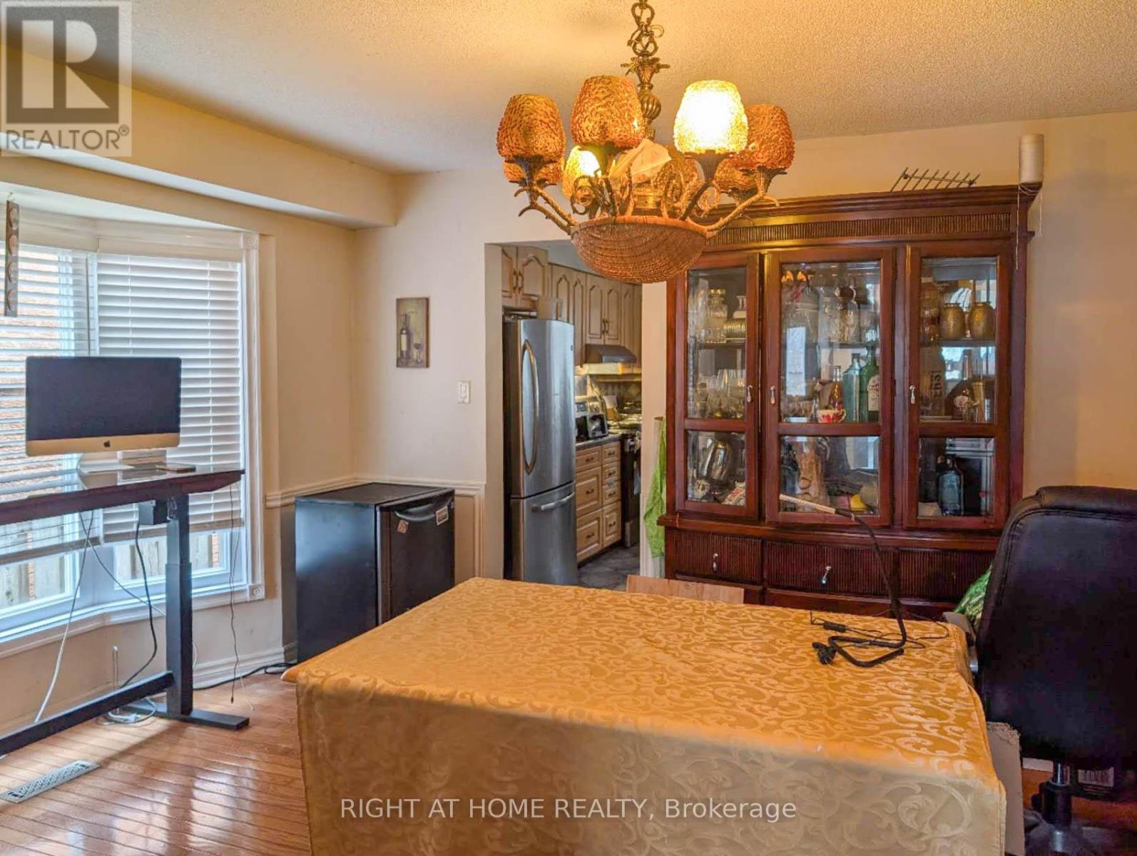 64 Springfield Boulevard, Hamilton, Ontario  L9K 1H8 - Photo 6 - X12950838