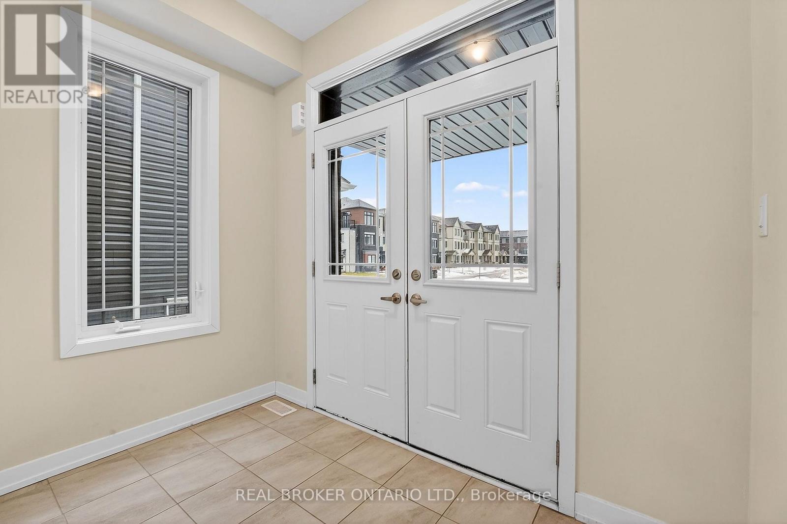 42 Sunflower Crescent, Thorold, Ontario  L3B 0L3 - Photo 4 - X12950860