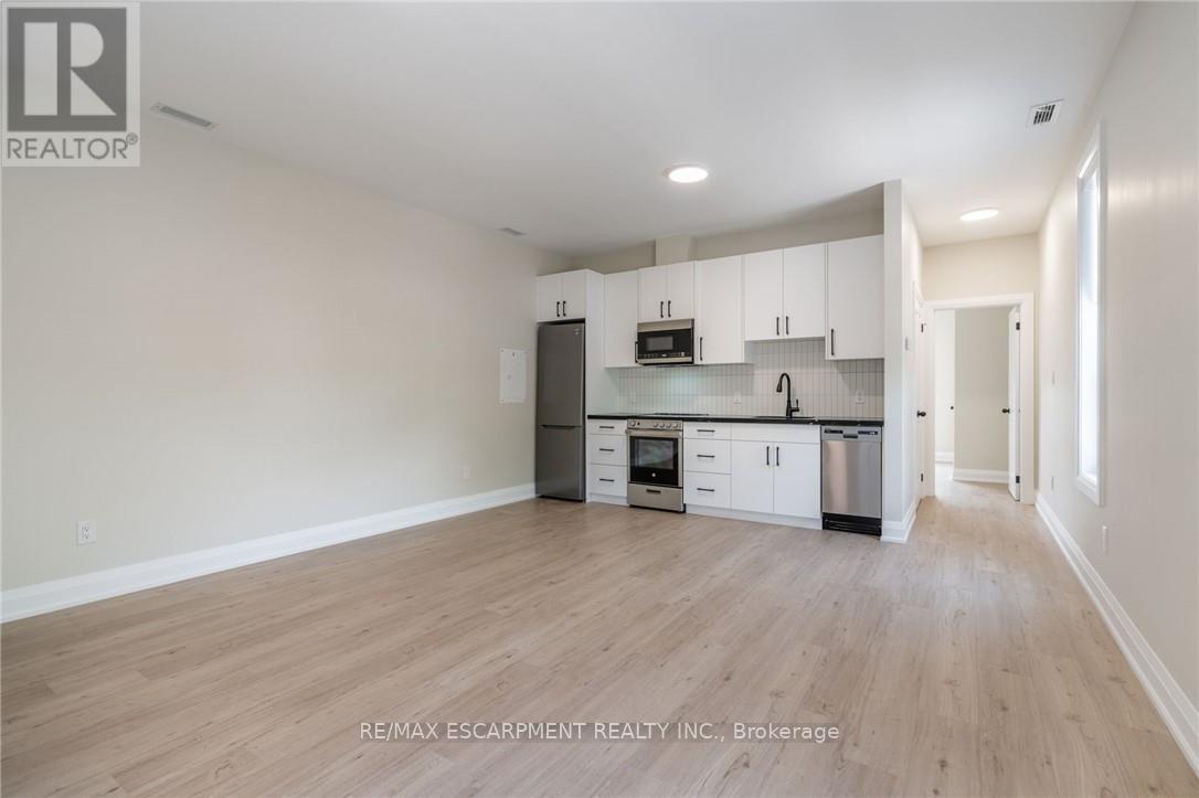 A - 9 Munn Street, Hamilton, Ontario  L8V 1J8 - Photo 4 - X12950902