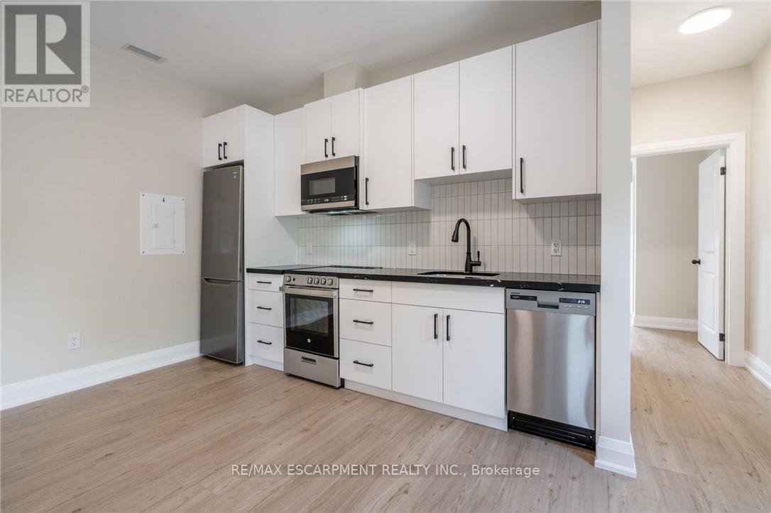 A - 9 Munn Street, Hamilton, Ontario  L8V 1J8 - Photo 5 - X12950902