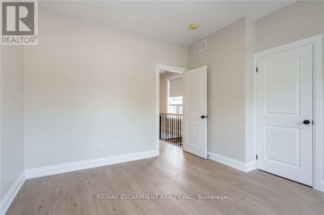 A - 9 Munn Street, Hamilton, Ontario  L8V 1J8 - Photo 7 - X12950902