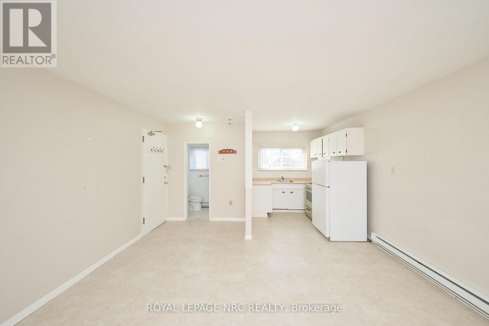 104 - 253 Fitch Street, Welland, Ontario  L3C 4W3 - Photo 2 - X12951044