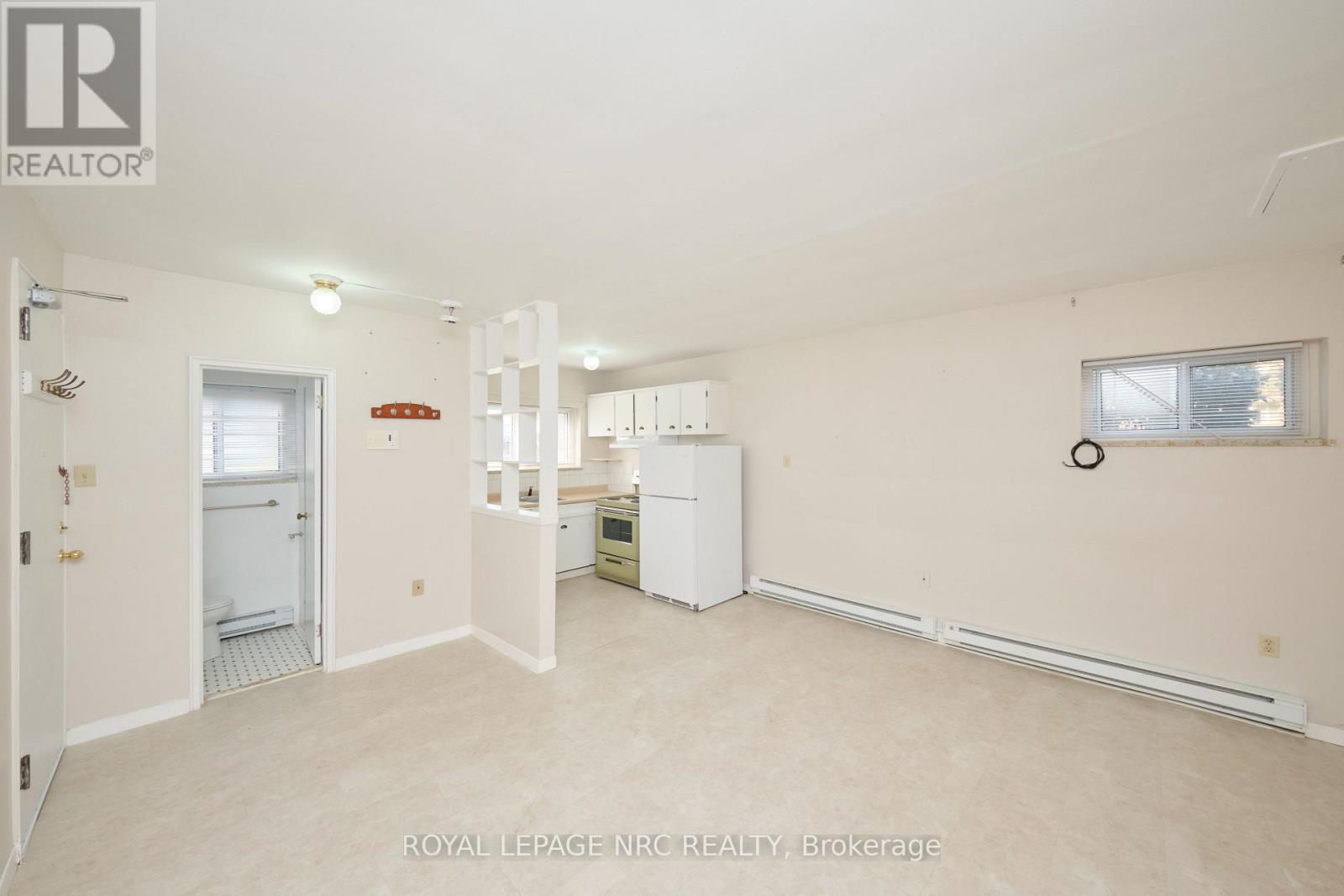 104 - 253 Fitch Street, Welland, Ontario  L3C 4W3 - Photo 5 - X12951044