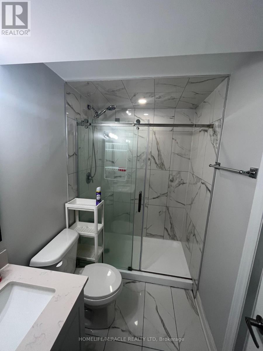 3898 Milkwood Crescent, Mississauga, Ontario  L5N 8H4 - Photo 3 - W12852548