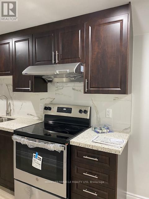 3898 Milkwood Crescent, Mississauga, Ontario  L5N 8H4 - Photo 5 - W12852548