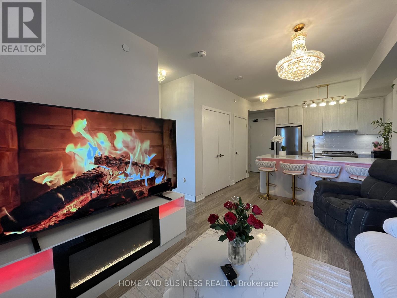 713 - 430 Square One Drive, Mississauga, Ontario  L5B 0L6 - Photo 6 - W12947230