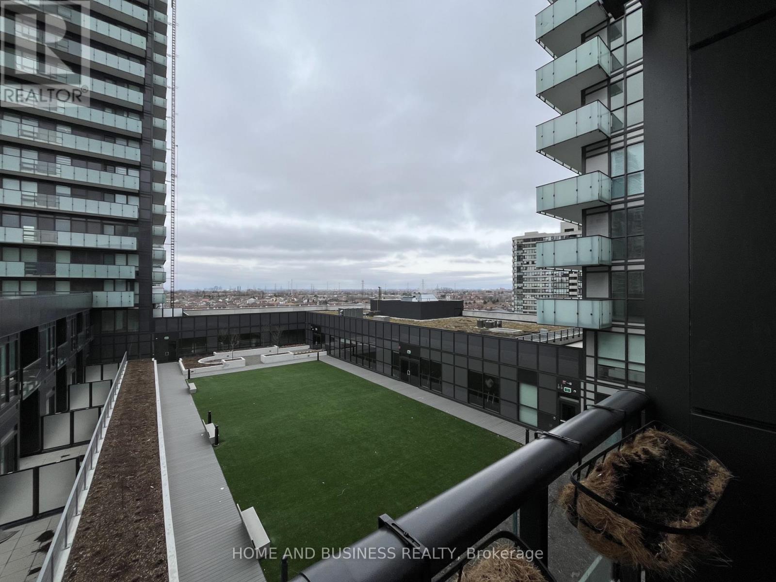 713 - 430 Square One Drive, Mississauga, Ontario  L5B 0L6 - Photo 7 - W12947230