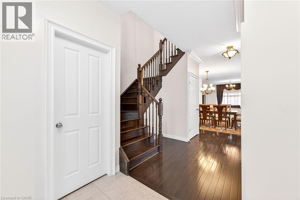 182 Irwin Avenue, Hamilton, Ontario  L9K 0G2 - Photo 4 - 40816575