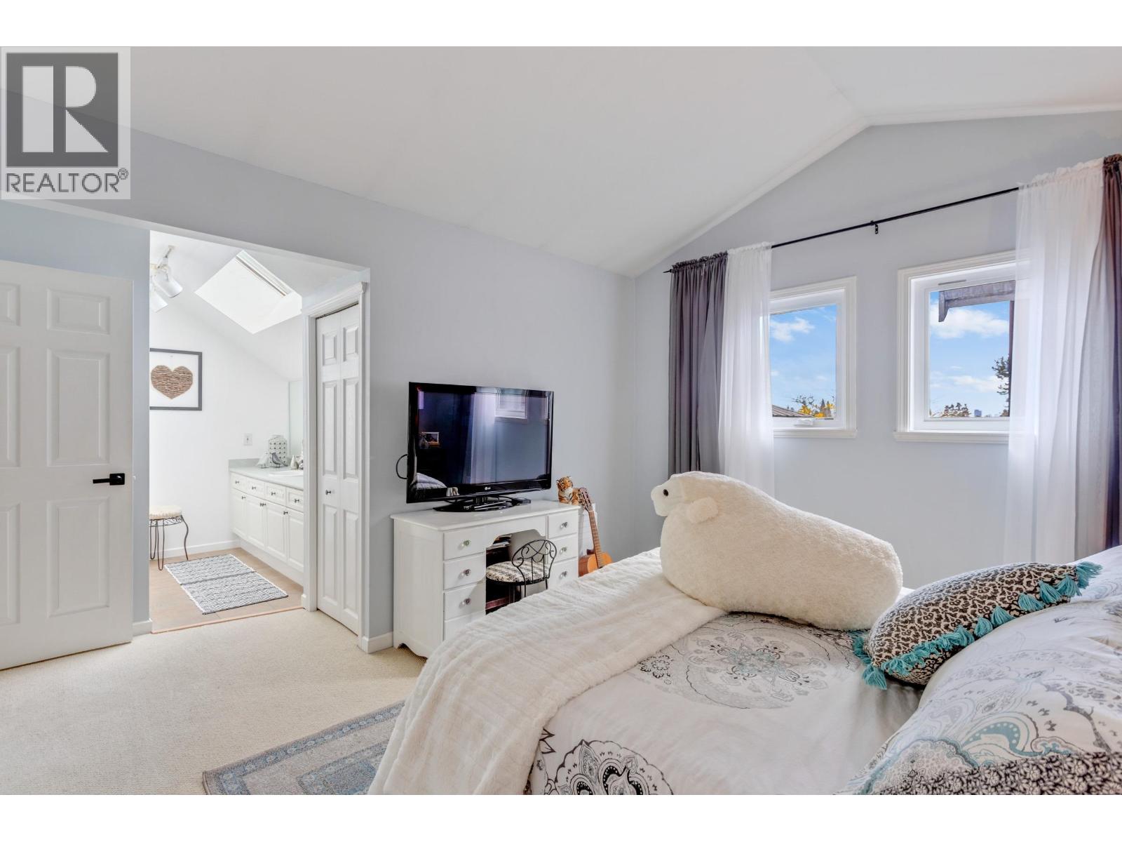 205 1518 Bowser Avenue, North Vancouver, British Columbia  V7P 2Y3 - Photo 17 - R3104353