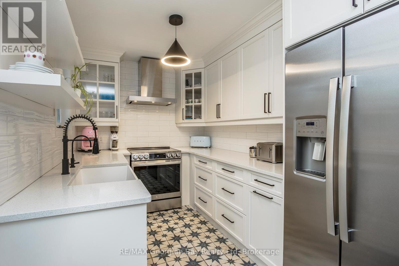 2 Belle Vue Avenue, Tiny, Ontario  L9M 0H5 - Photo 14 - S12951088