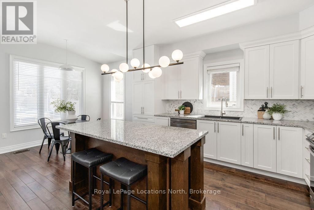 11 Christy Drive, Wasaga Beach, Ontario  L9Z 1S7 - Photo 14 - S12951212