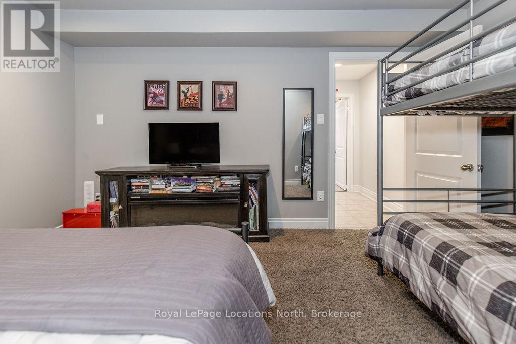 11 Christy Drive, Wasaga Beach, Ontario  L9Z 1S7 - Photo 34 - S12951212