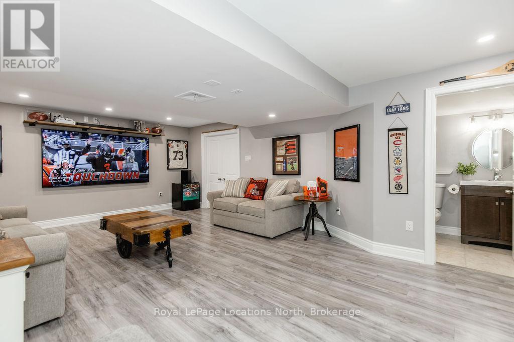 11 Christy Drive, Wasaga Beach, Ontario  L9Z 1S7 - Photo 36 - S12951212