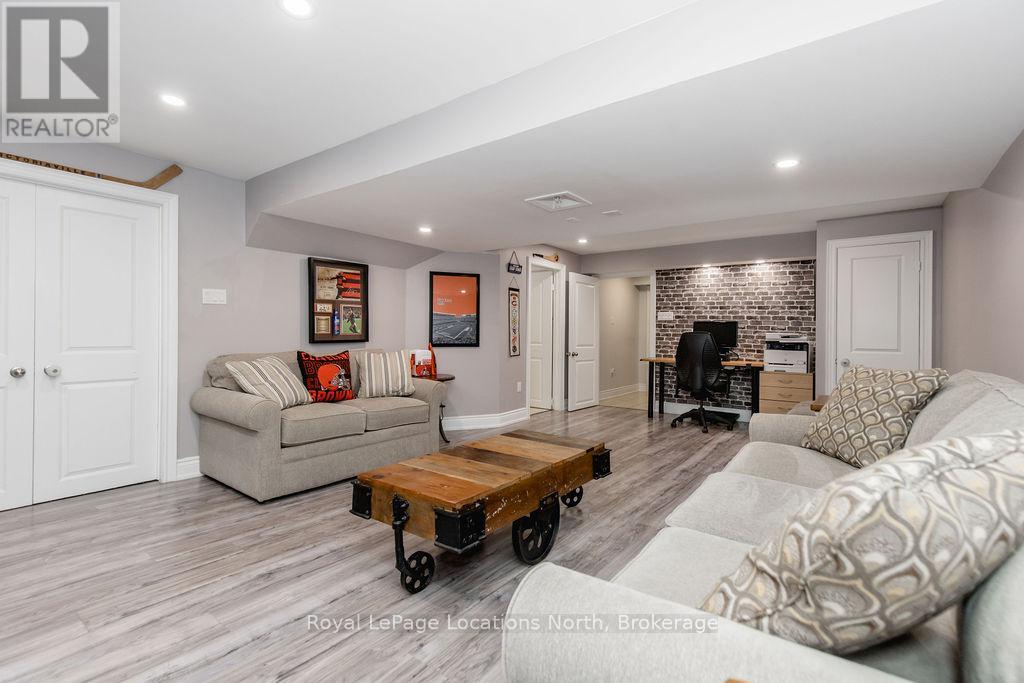 11 Christy Drive, Wasaga Beach, Ontario  L9Z 1S7 - Photo 37 - S12951212