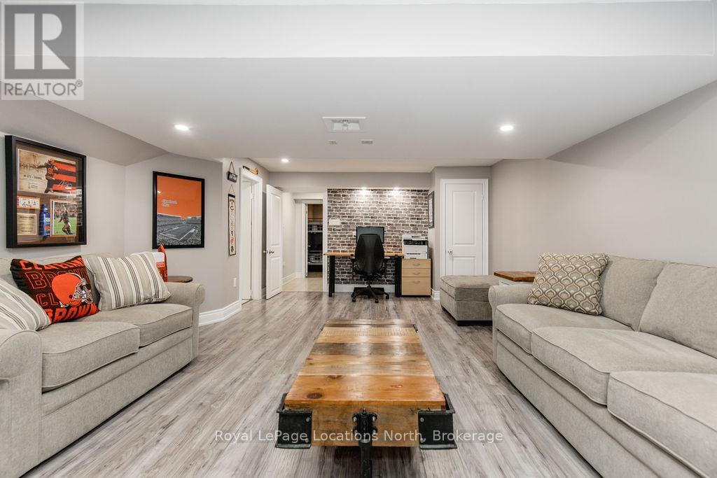 11 Christy Drive, Wasaga Beach, Ontario  L9Z 1S7 - Photo 38 - S12951212