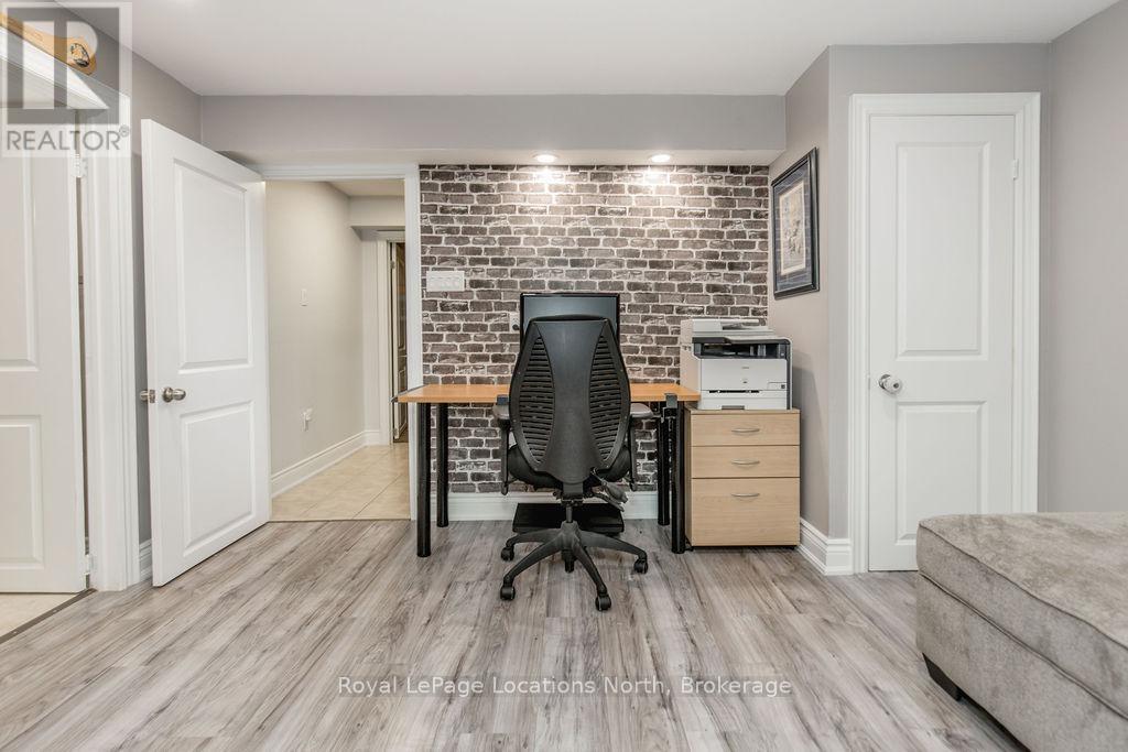 11 Christy Drive, Wasaga Beach, Ontario  L9Z 1S7 - Photo 39 - S12951212