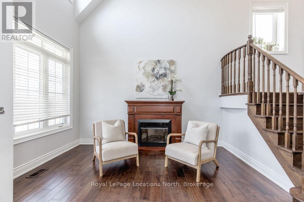 11 Christy Drive, Wasaga Beach, Ontario  L9Z 1S7 - Photo 4 - S12951212