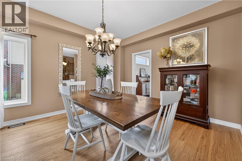 17 Heathcote Court, Grimsby, Ontario  L3M 0A6 - Photo 5 - 40817273