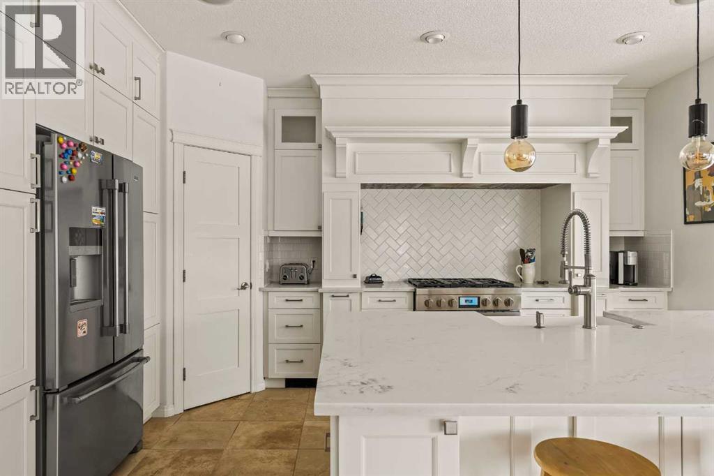 1560 Strathcona Drive SW, Calgary, Alberta  T3H 4R8 - Photo 13 - A2290403