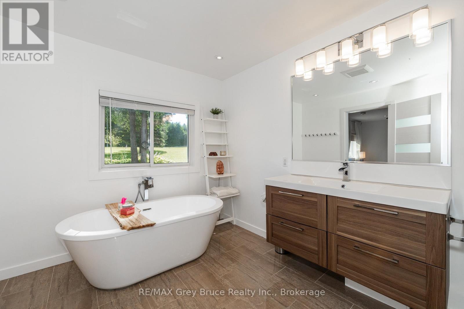 495204 Traverston Road, West Grey, Ontario  N0C 1H0 - Photo 19 - X12950962