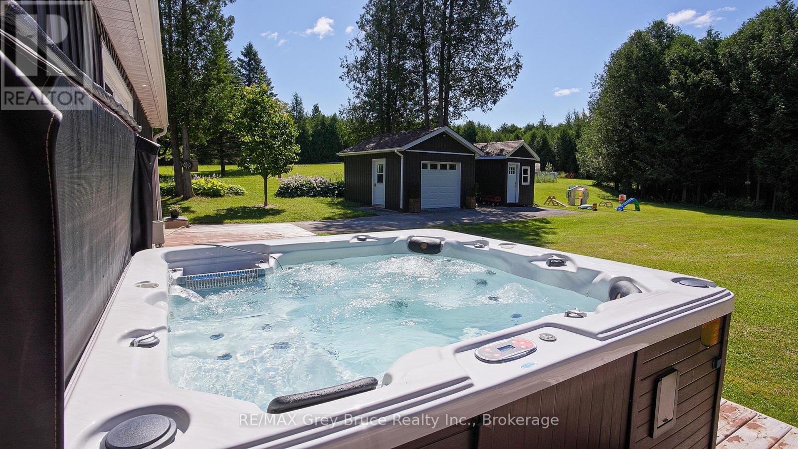 495204 Traverston Road, West Grey, Ontario  N0C 1H0 - Photo 6 - X12950962