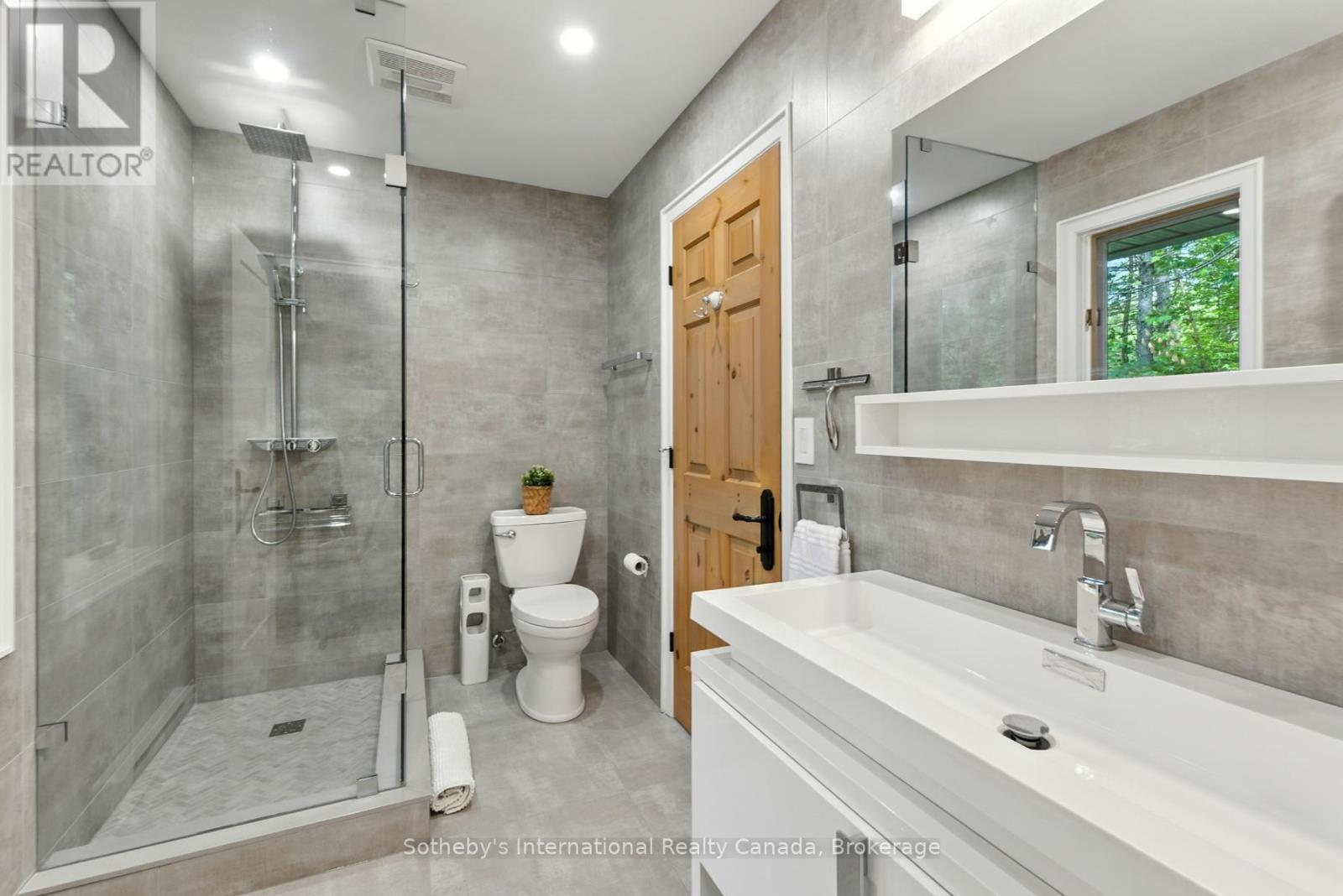 1060 North Kahshe Lake Road, Gravenhurst, Ontario  P0E 1G0 - Photo 14 - X12951024