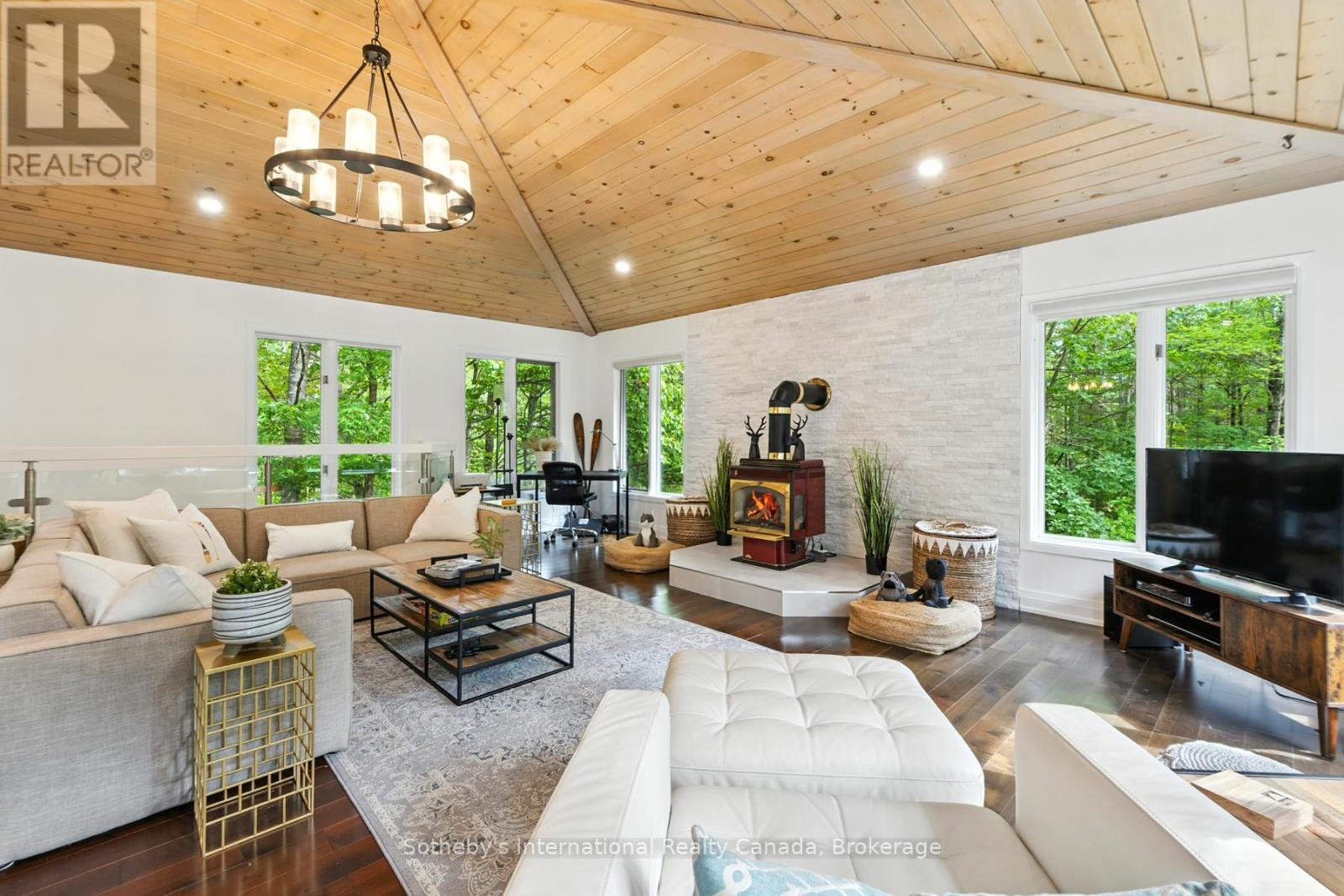 1060 North Kahshe Lake Road, Gravenhurst, Ontario  P0E 1G0 - Photo 18 - X12951024