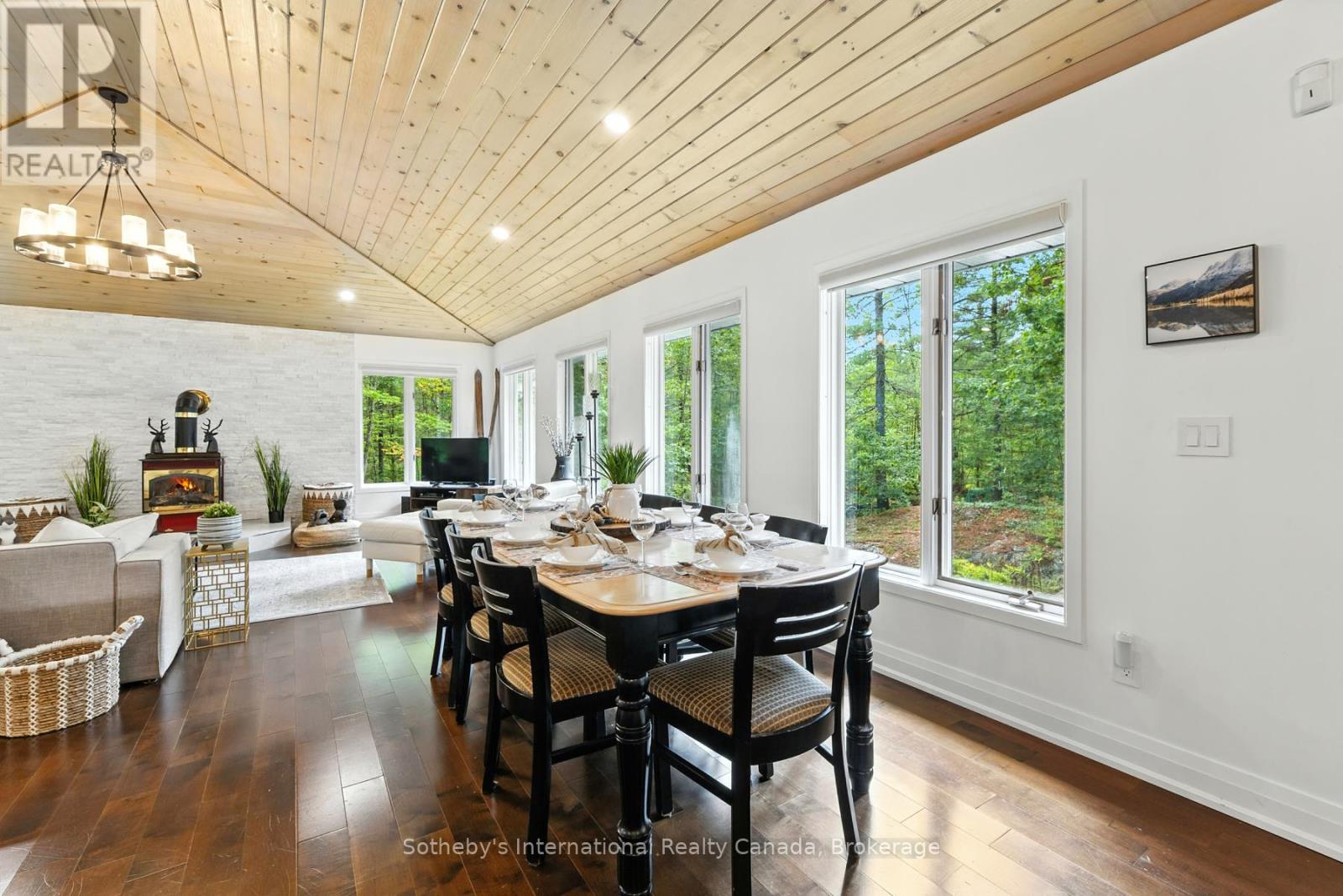 1060 North Kahshe Lake Road, Gravenhurst, Ontario  P0E 1G0 - Photo 7 - X12951024