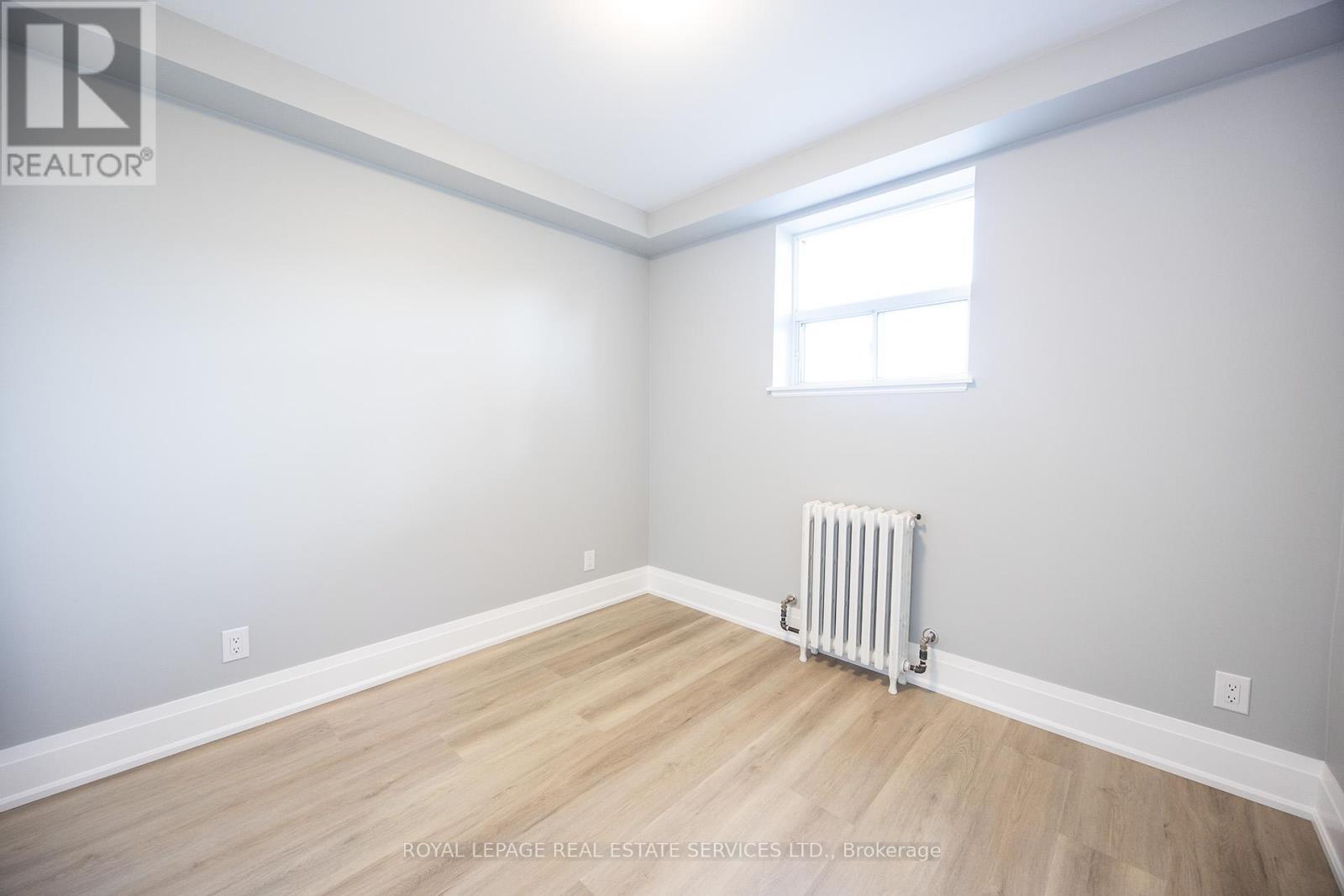 2 - 320 Lakeshore Road, Mississauga, Ontario  L5H 1G8 - Photo 11 - W12405879