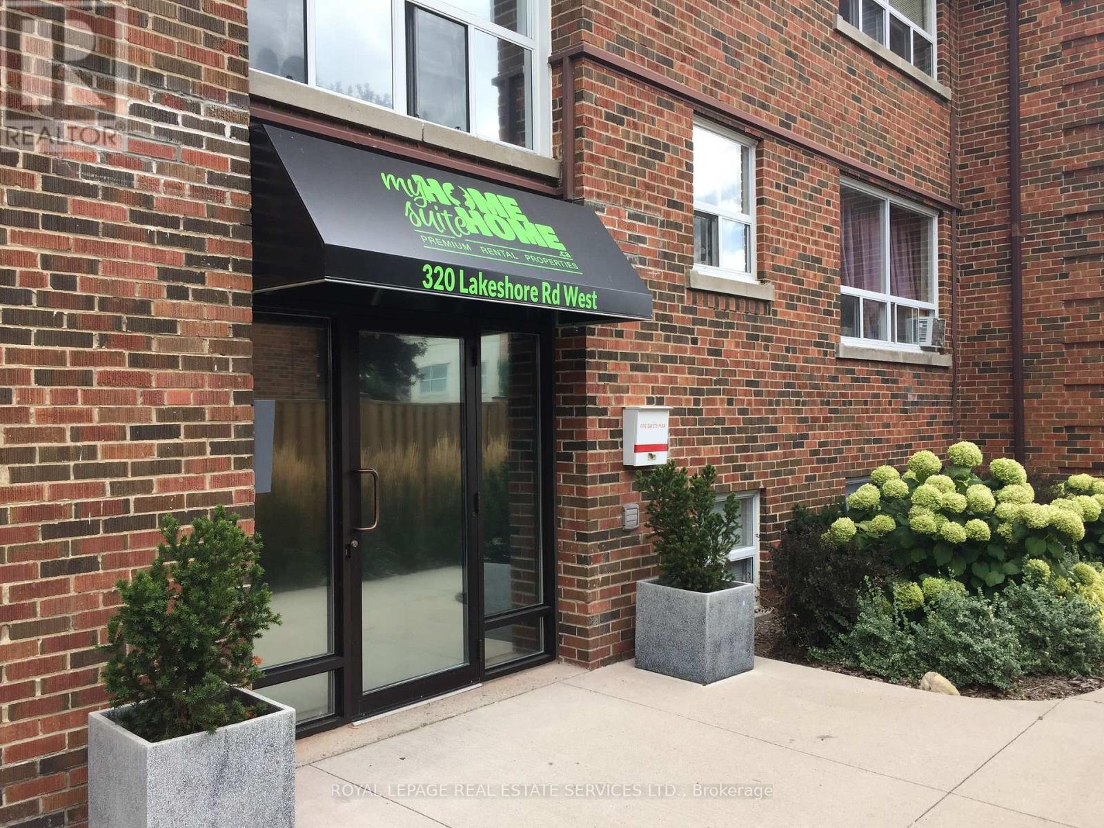 2 - 320 Lakeshore Road, Mississauga, Ontario  L5H 1G8 - Photo 2 - W12405879